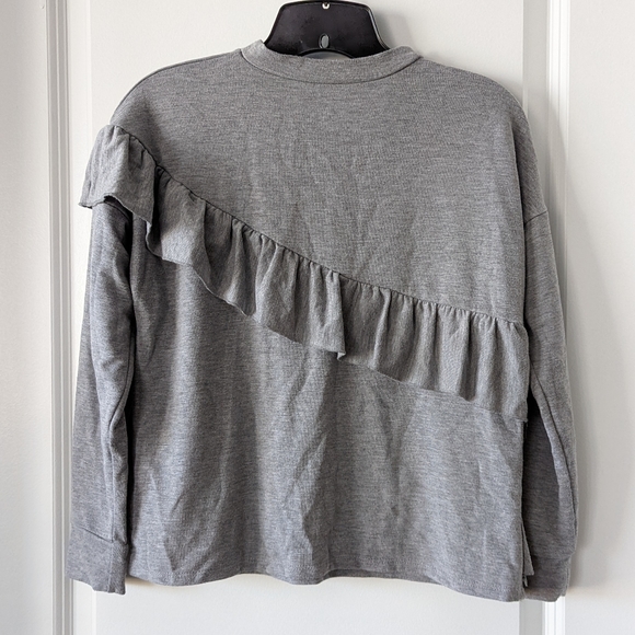 ⭐5/$15⭐ Tiered Ruffle Top - Picture 5 of 5